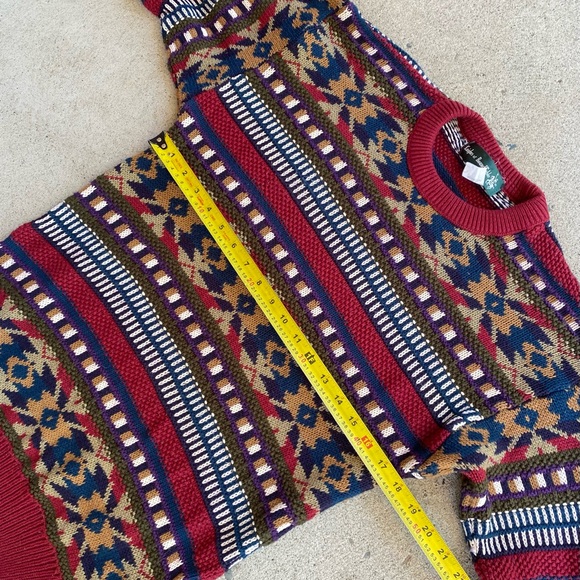 90s Vintage Knights of Round Table Pattern Knit Sweater - Picture 7 of 8